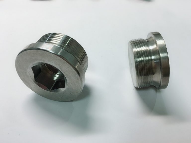 কাস্টম এস এস কী রিং দিয়ে স্টেইনলেস স্টিল রিং বল্ট তৈরি